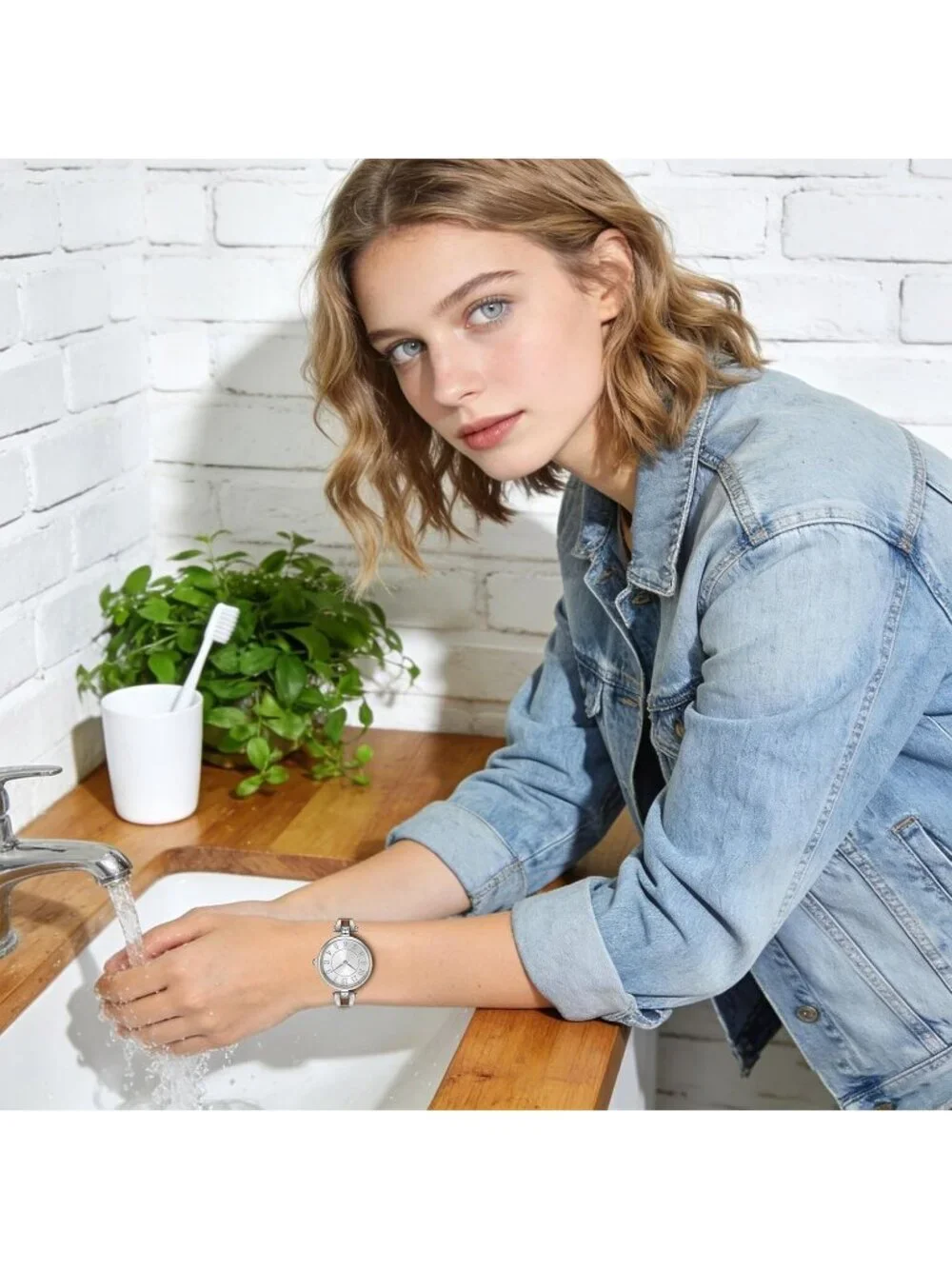 Women's Silver Analog Relogio Feminino Waterproof Classic Bracelet Wrist Watch